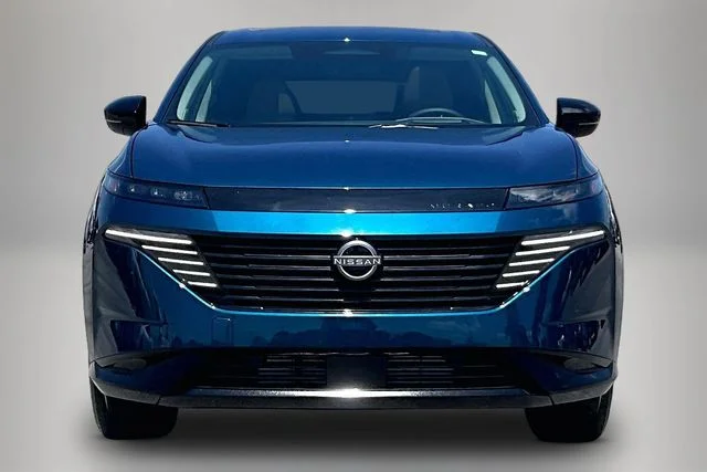 Used 2026 Blue Nissan Platinum image 3
