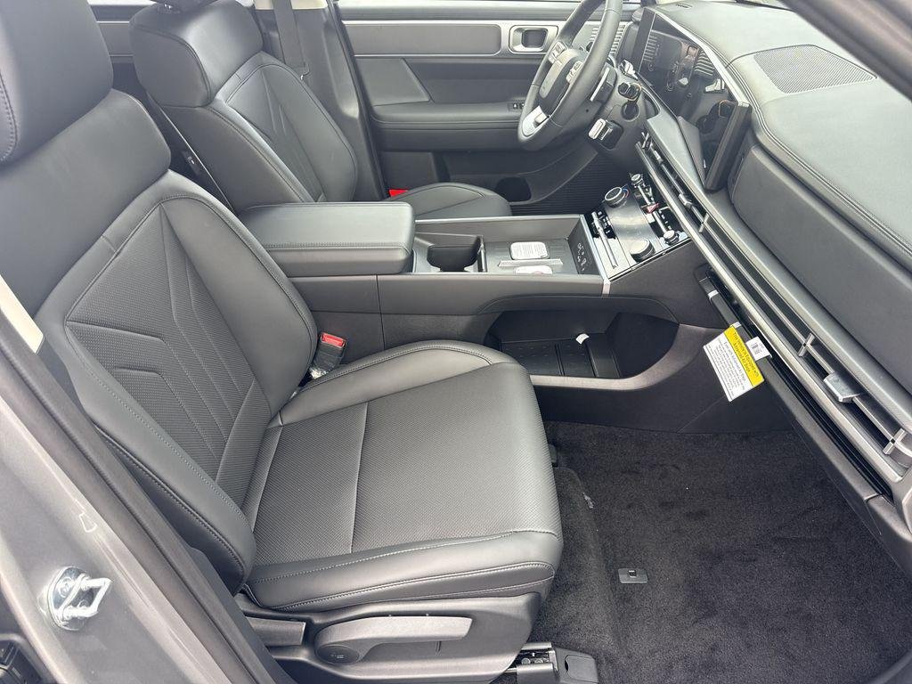 New 2026 Silver Hyundai SEL FWD image 13
