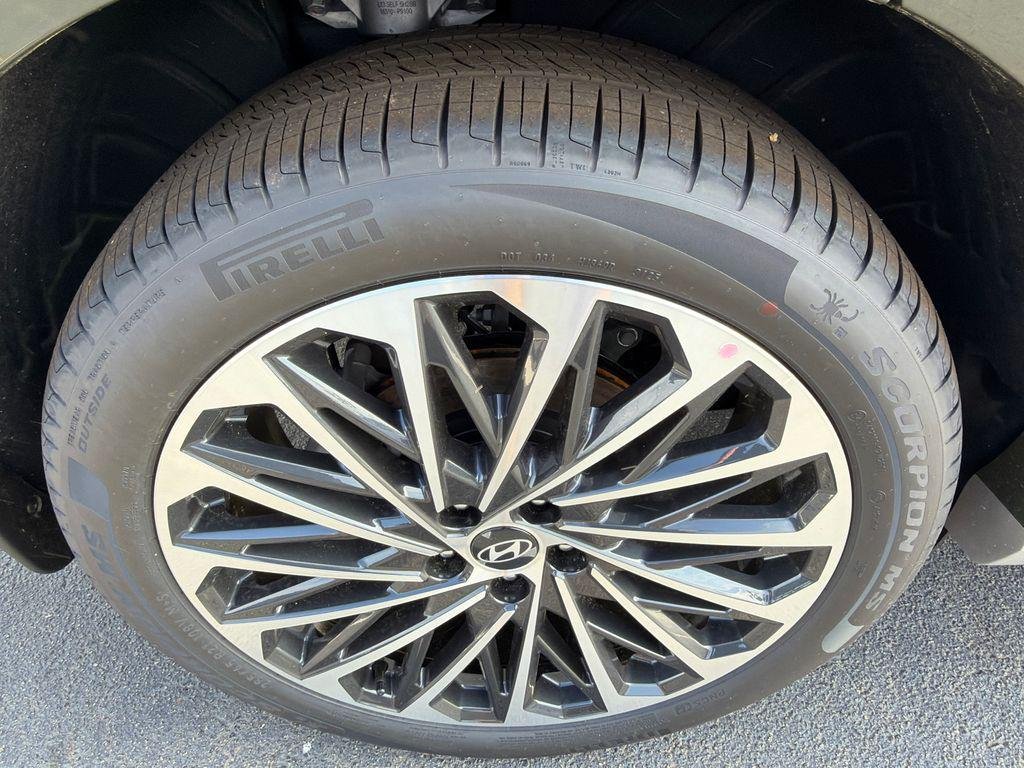 New 2026 Silver Hyundai Calligraphy FWD image 17