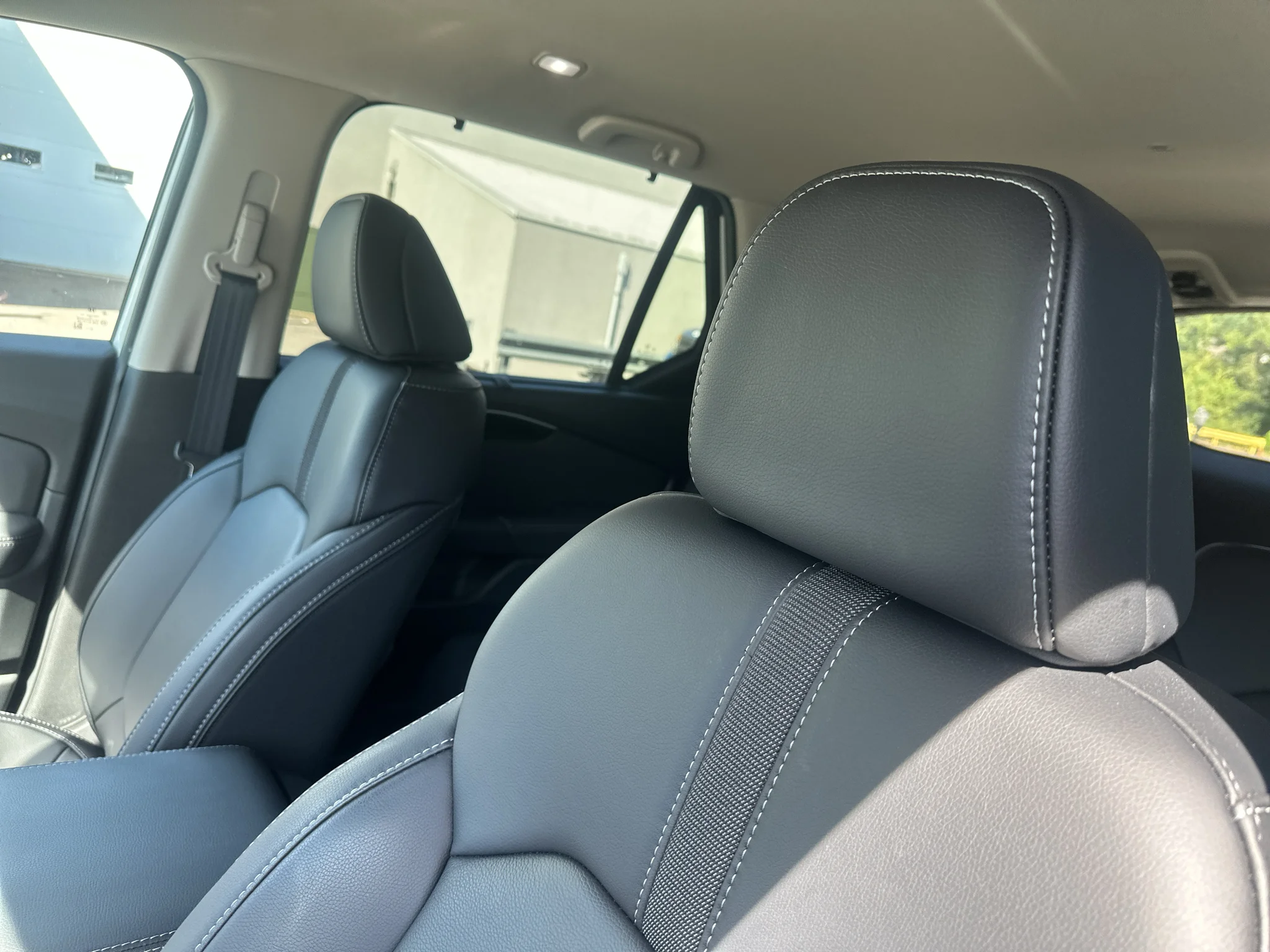 Used 2025 White Honda EX-L image 6