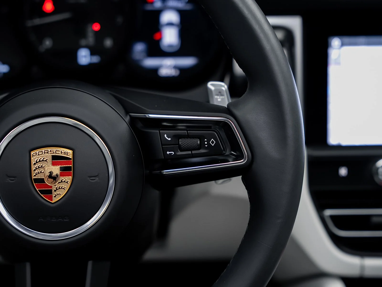 Used 2025 White Porsche Base image 43