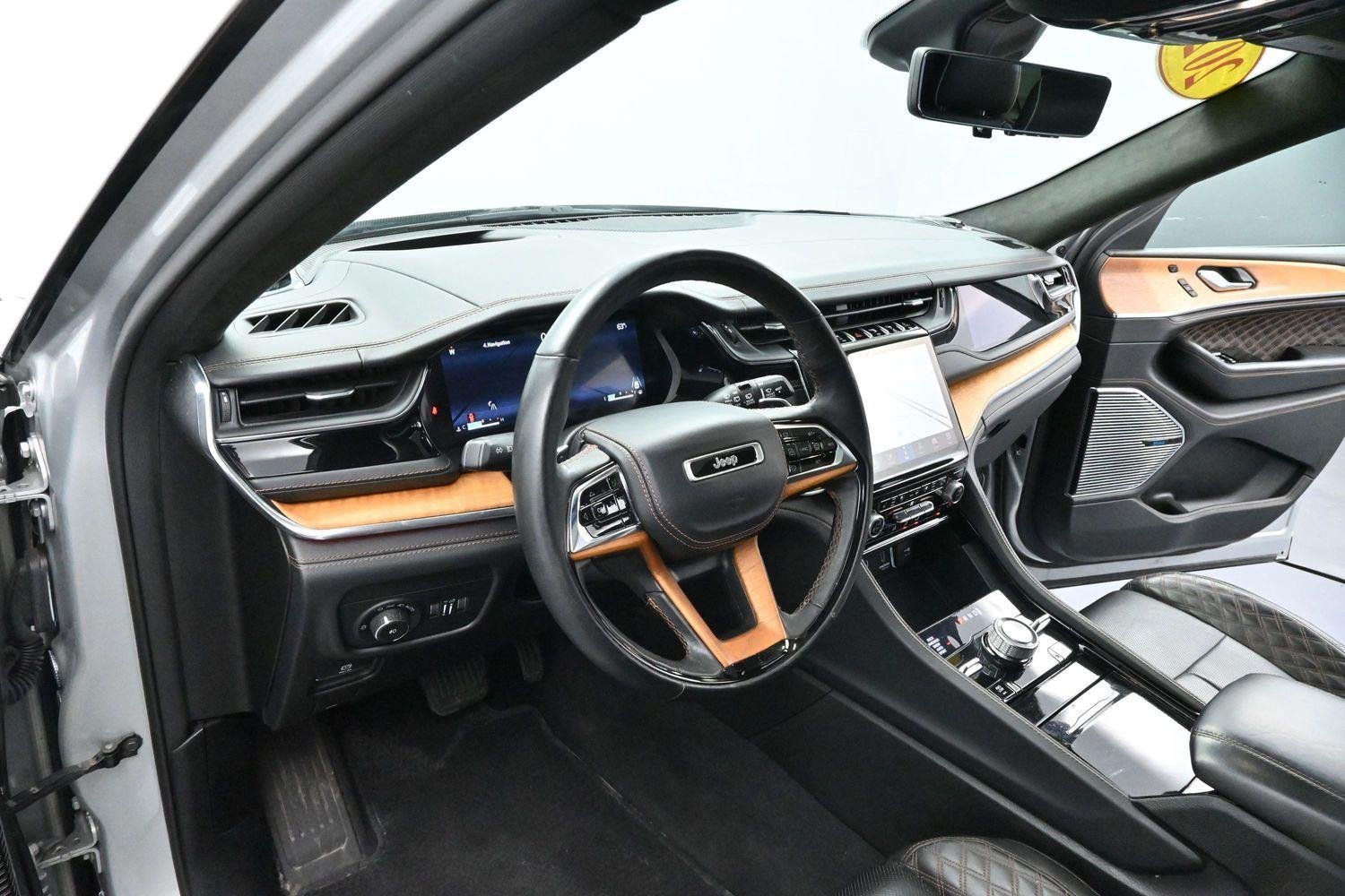 Used 2023 Silver Zynith Jeep Summit Reserve image 13
