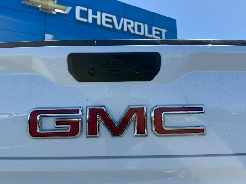 New 2026 Summit White GMC Elevation image 7