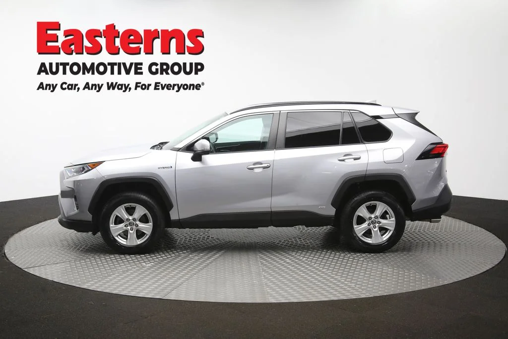 Used 2021 Silver Toyota XLE image 61
