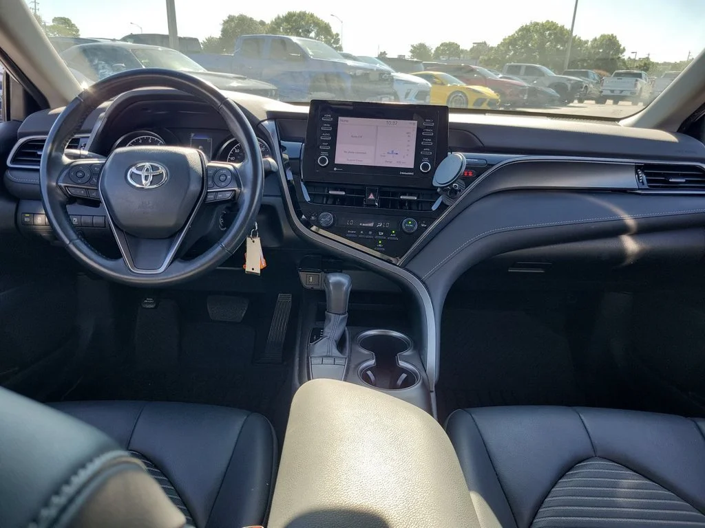 2024 Toyota Camry SE - Photo 10