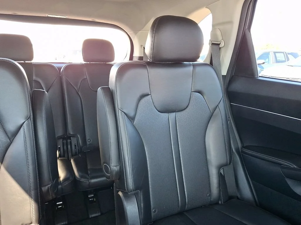 Used 2023 Silver Kia X-Line EX image 21