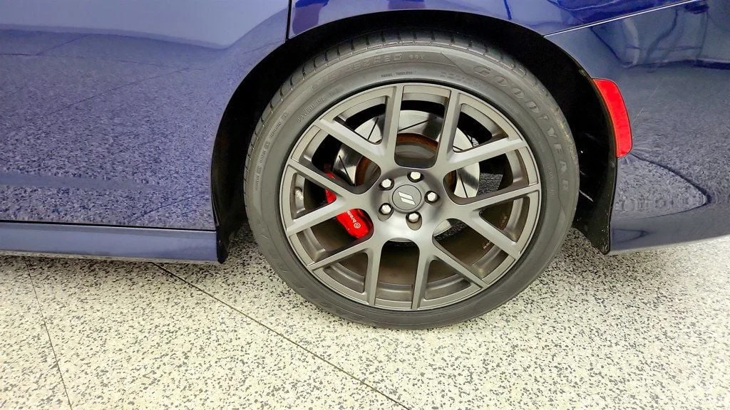 Used 2017 Contusion Blue Pearlcoat Dodge R/T Scat Pack RWD w/ Alcantara Pkg & Beats Audio image 9