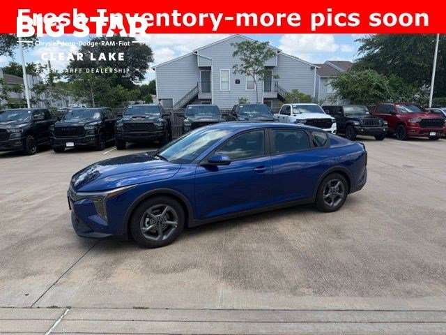 2025 Kia K4 LXS AT's photo