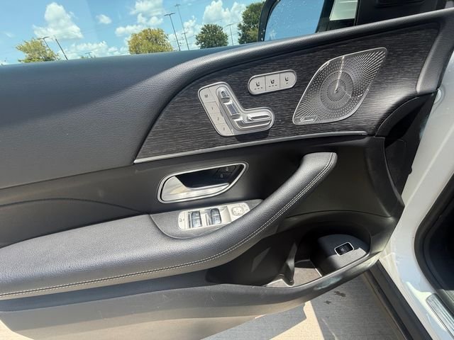 Used 2025  Mercedes-Benz GLS 450 image 11