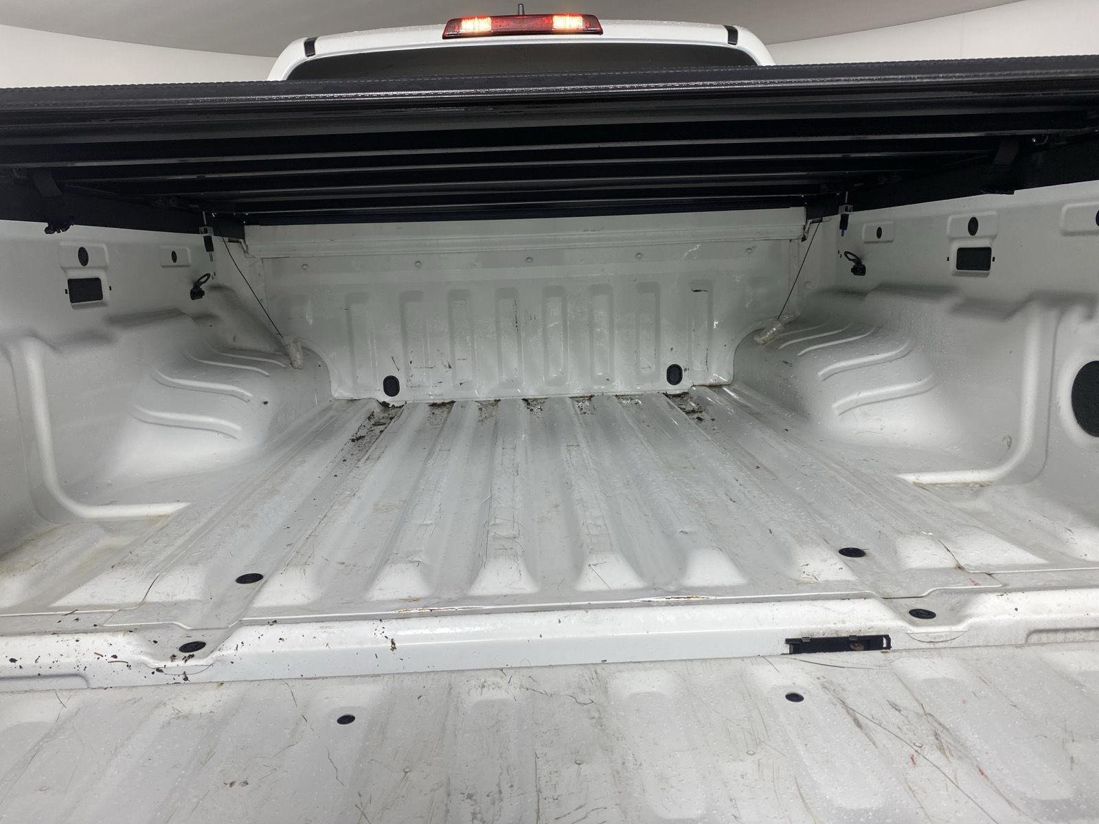 Used 2022 Glacier White Nissan S image 23
