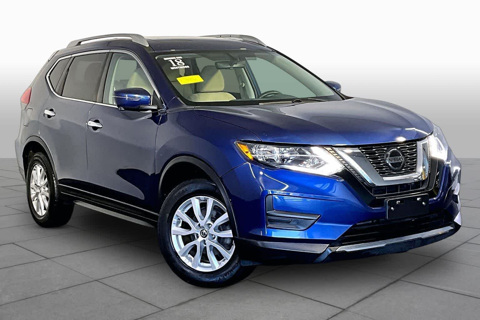 Used 2018 Caspian Blue Nissan SV image 3