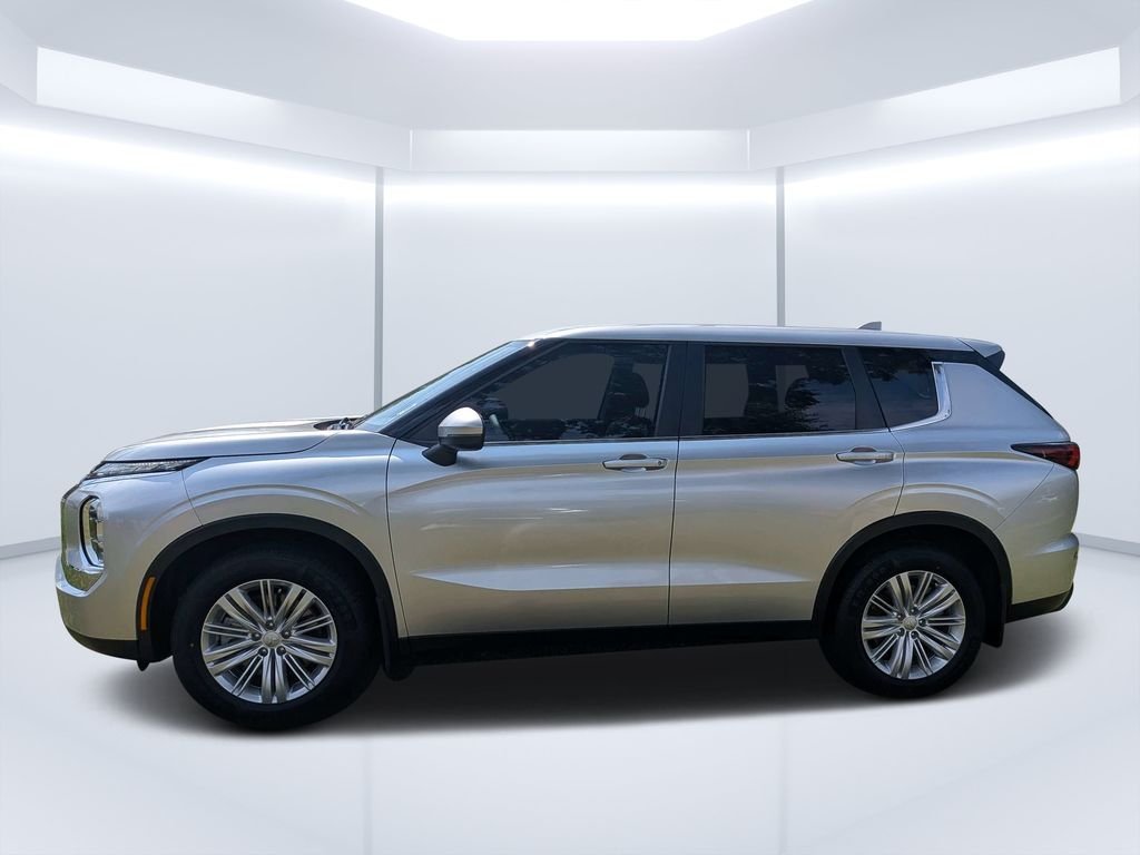 Used 2024  Mitsubishi ES image 6