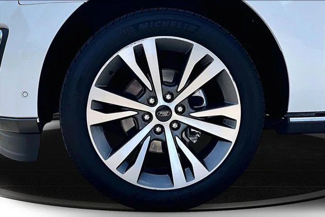 Used 2020 Star White Ford Limited image 35