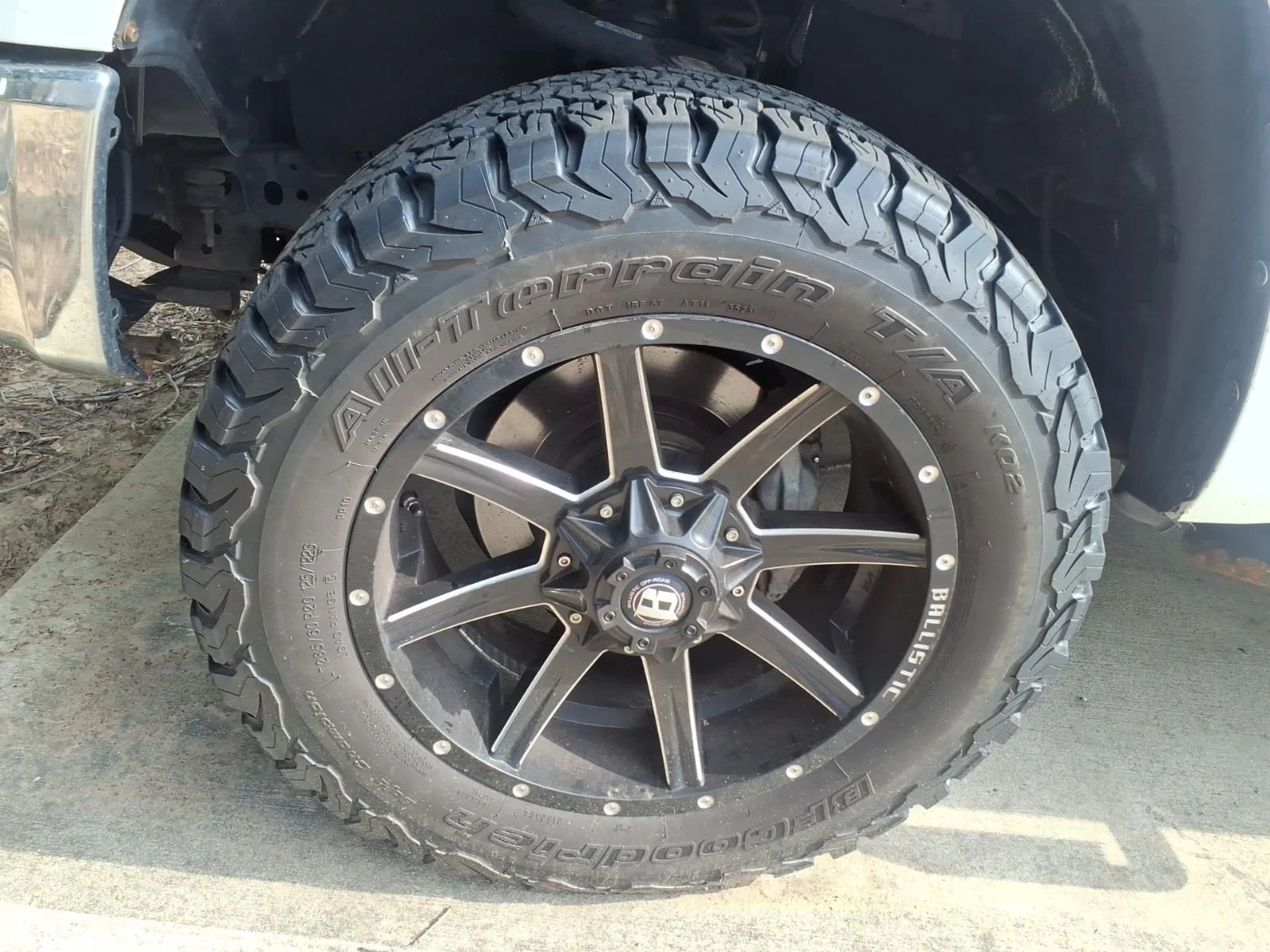 Used 2016 White Toyota SR5 image 5