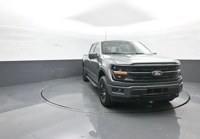 New 2026 Carbonized Gray Metallic Ford XLT image 2