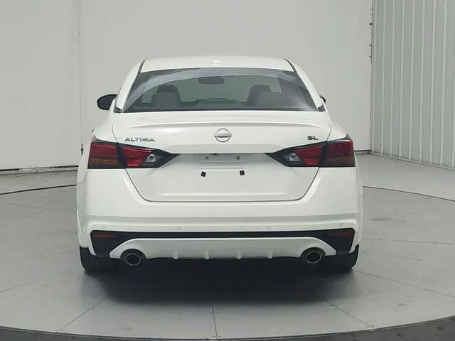 Used 2024 White Nissan 2.5 SL image 7