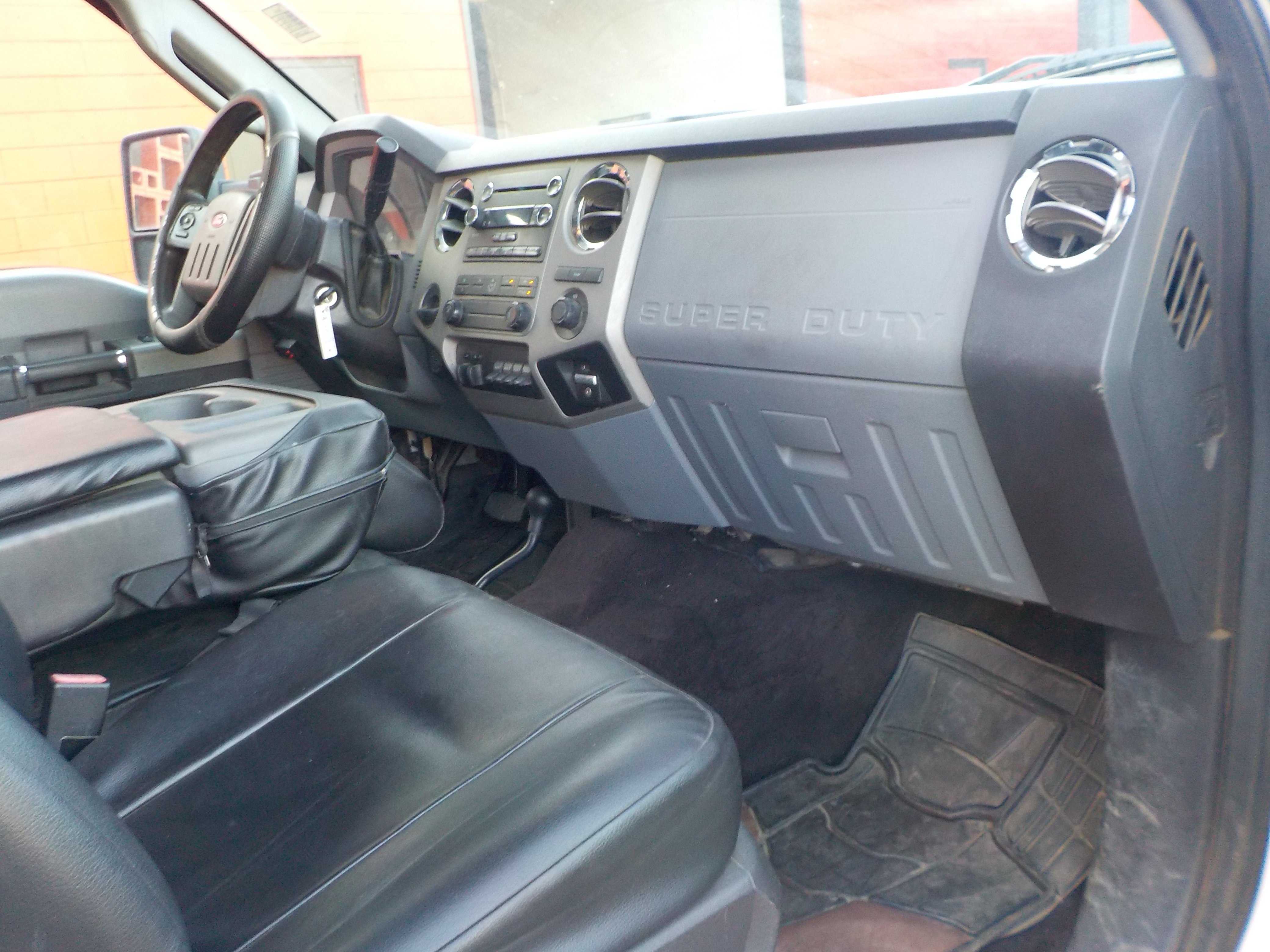 2016 Ford F-550 - Photo 14