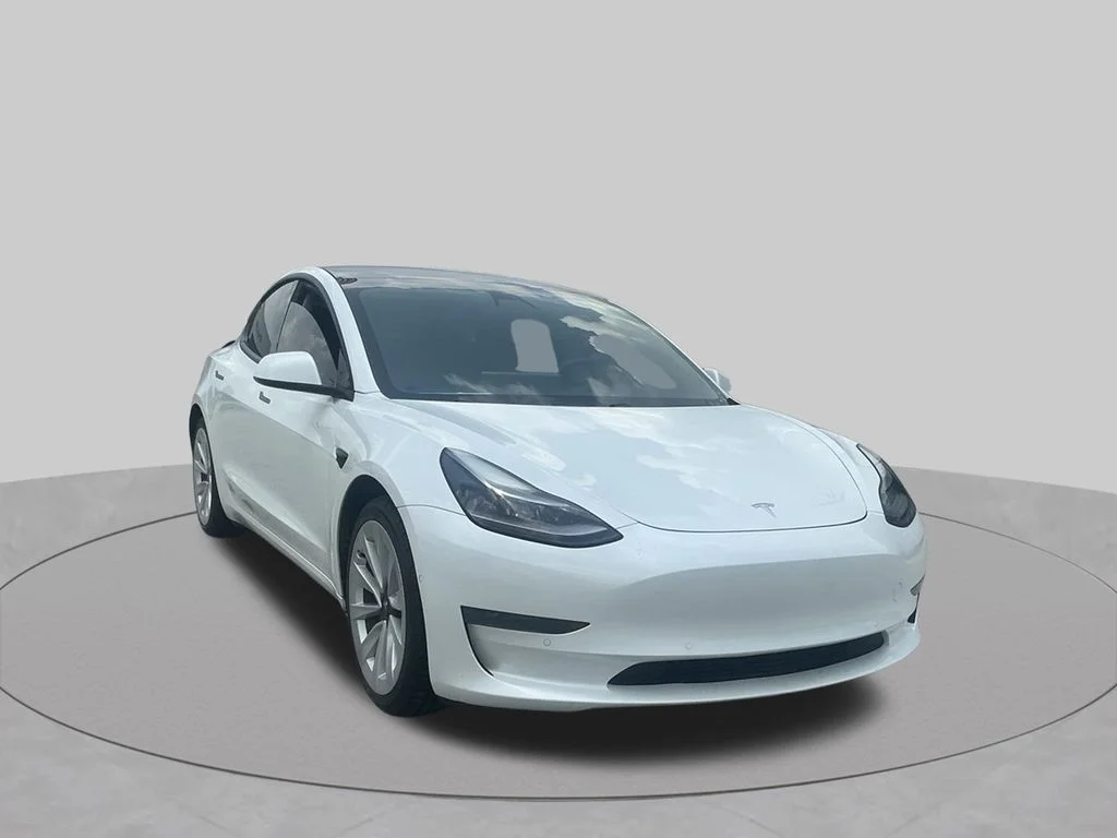 Used 2021  Tesla Standard Range Plus image 14