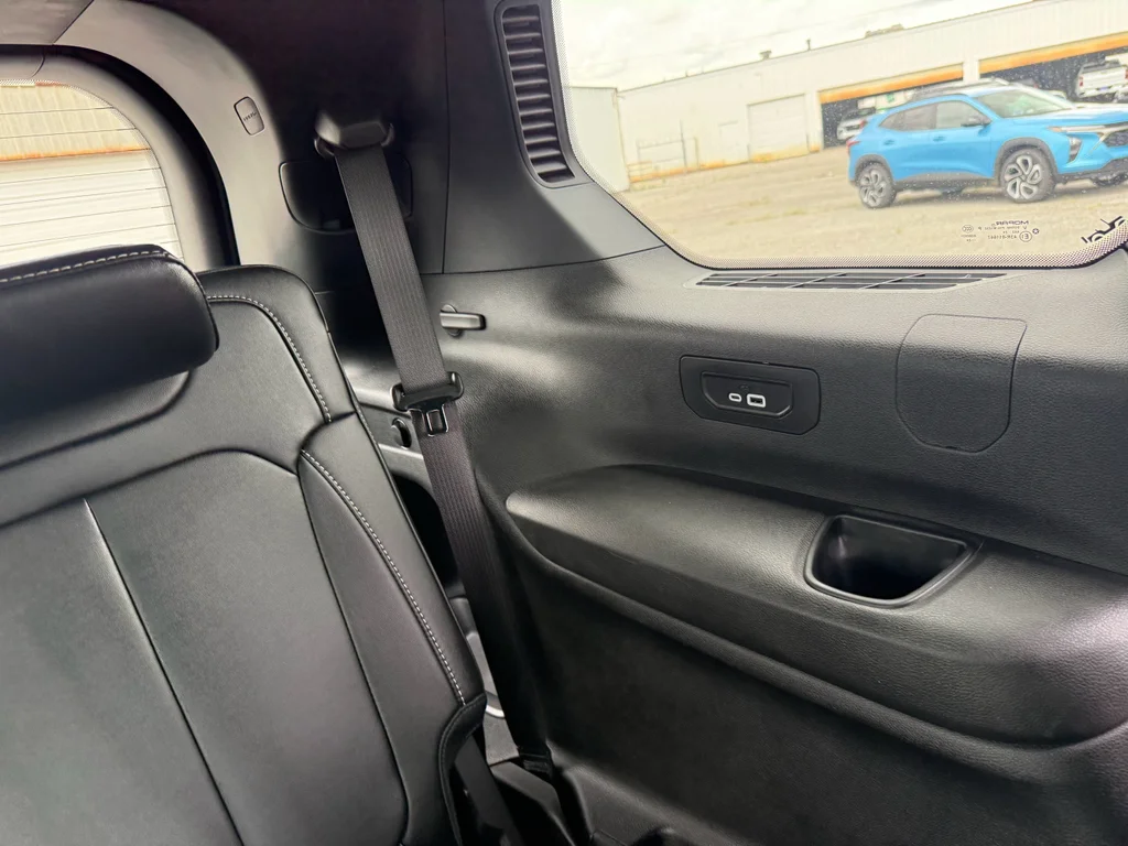 Used 2025 SILVER ZYNITH Jeep Limited image 26