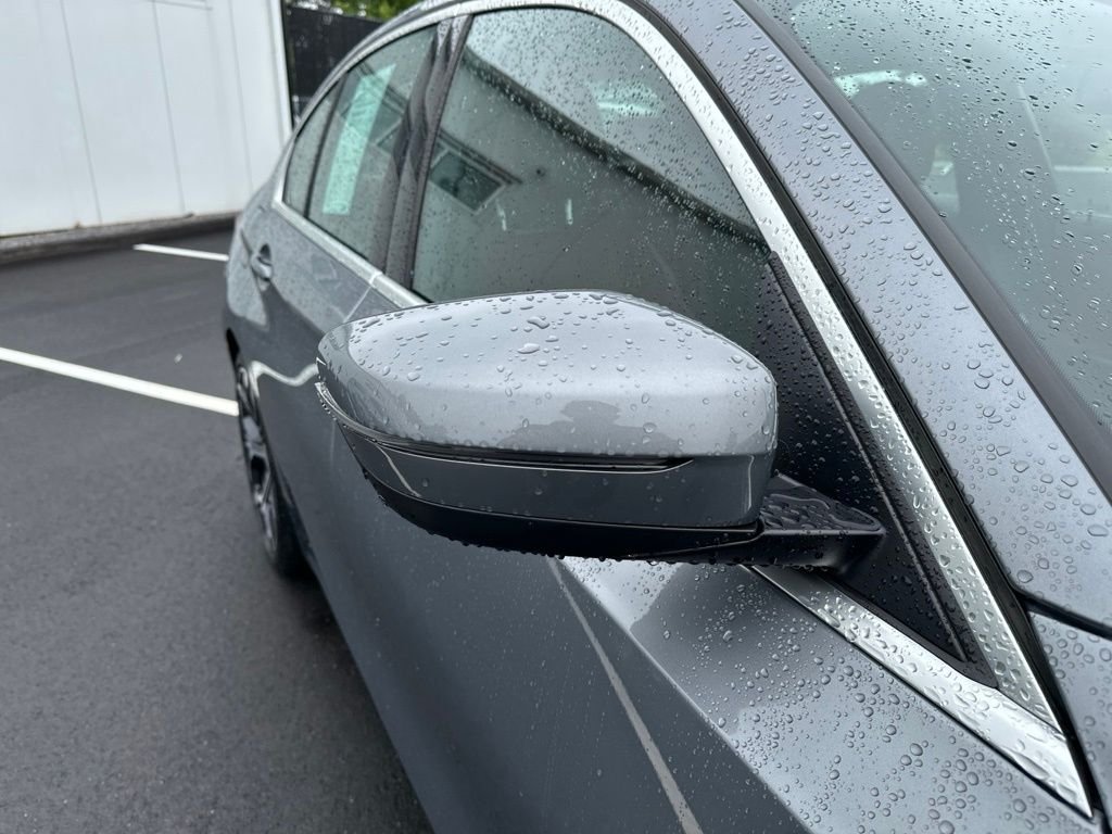 Used 2026 Skyscraper Grey Metallic BMW 330i xDrive image 31
