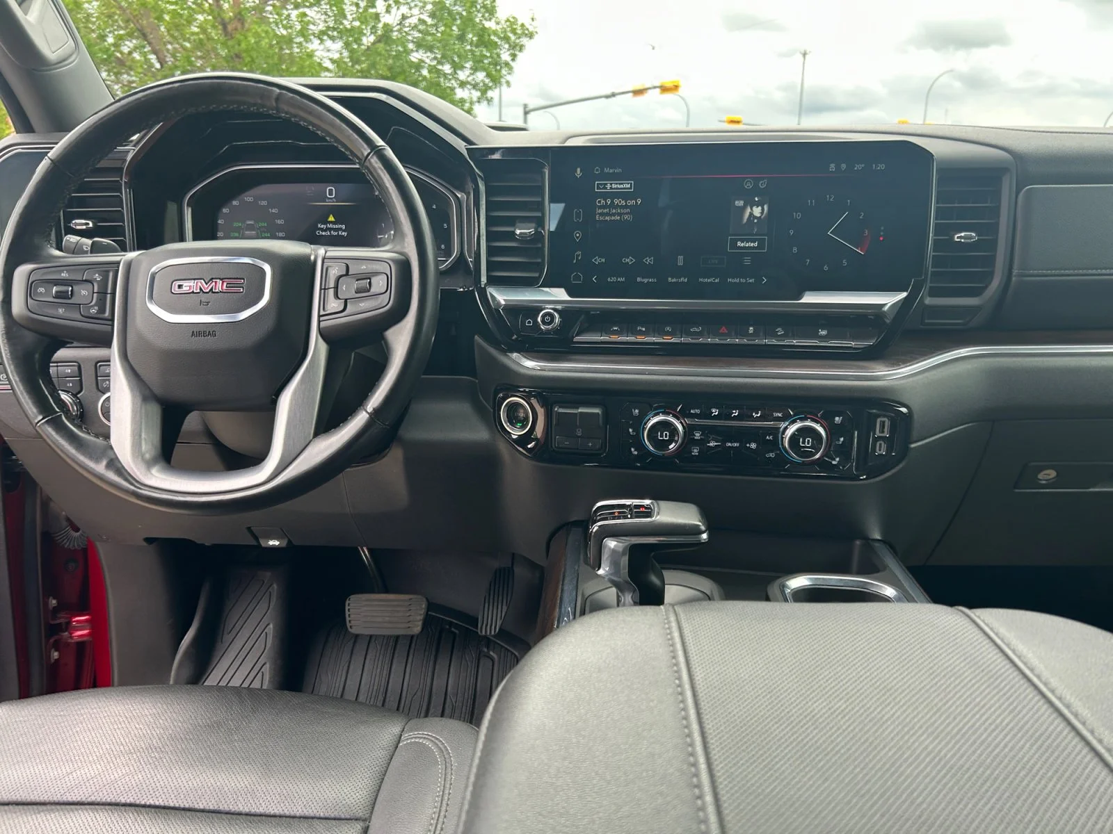 Used 2024 Red GMC SLT Crew Cab image 20