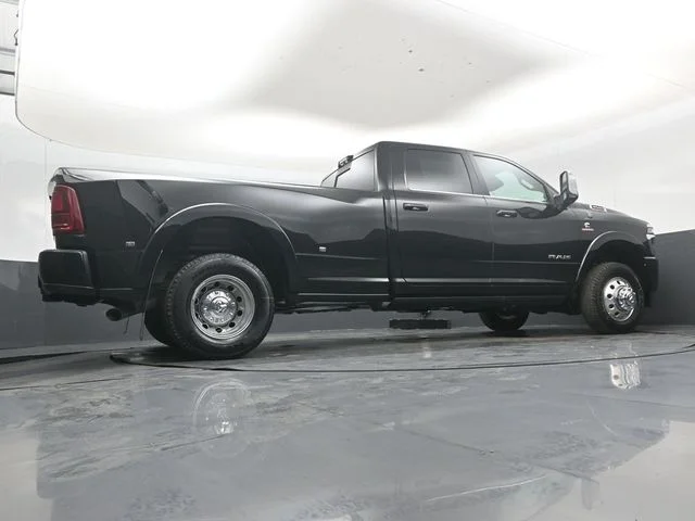 New 2026 Diamond Black Crystal Pearl-Coat Exterior Paint RAM Limited image 40