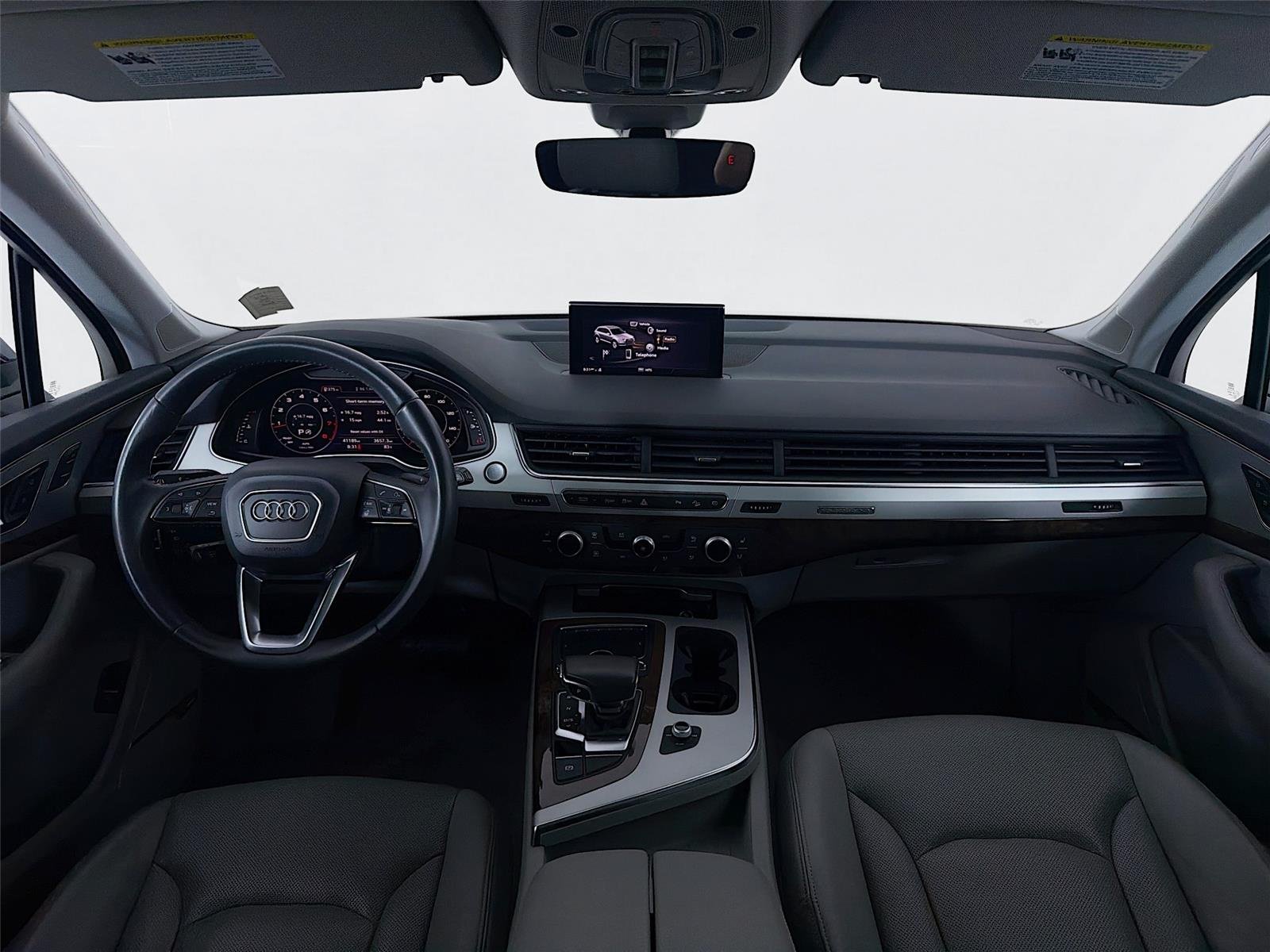 Used 2018  AUDI  image 15