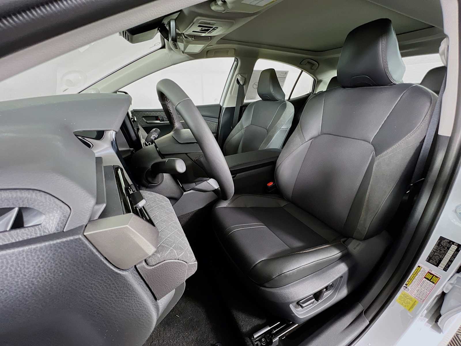 New 2026 Wind Chill Pearl Toyota XLE image 13