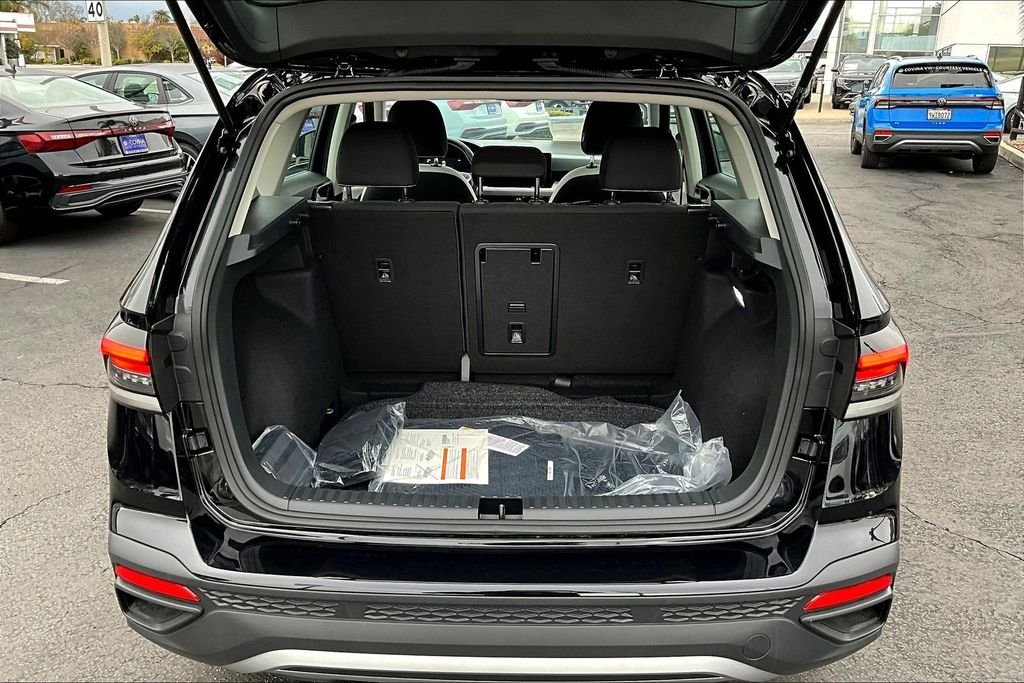 New 2026 Black Volkswagen 1.5T S image 25
