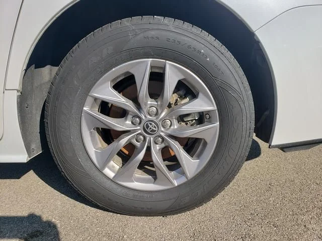 Used 2024 Beige Toyota XLE image 27
