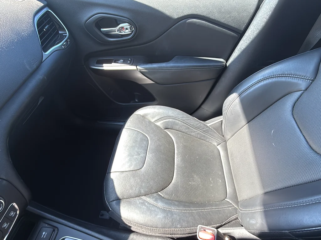 Used 2019 Gray Jeep Limited image 22