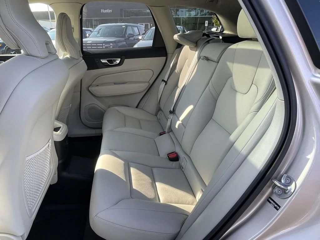 Used 2025 Bright Dusk Metallic Volvo Plus image 3