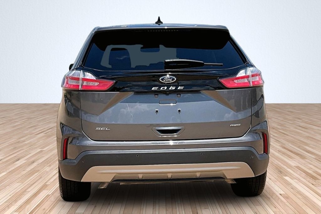 Used 2023 Gray Ford SEL image 4
