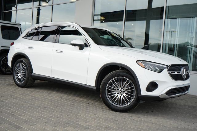 New 2026 Polar White Mercedes-Benz GLC 300 image 1