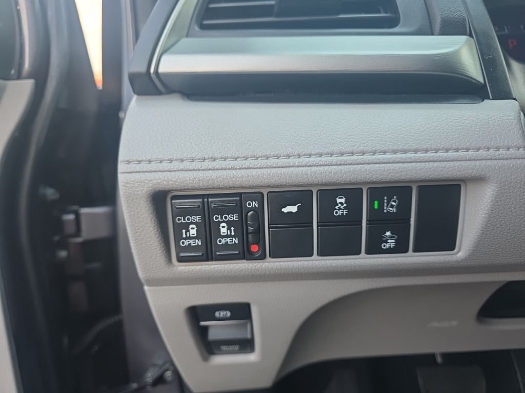 Used 2019  Honda EX-L image 18