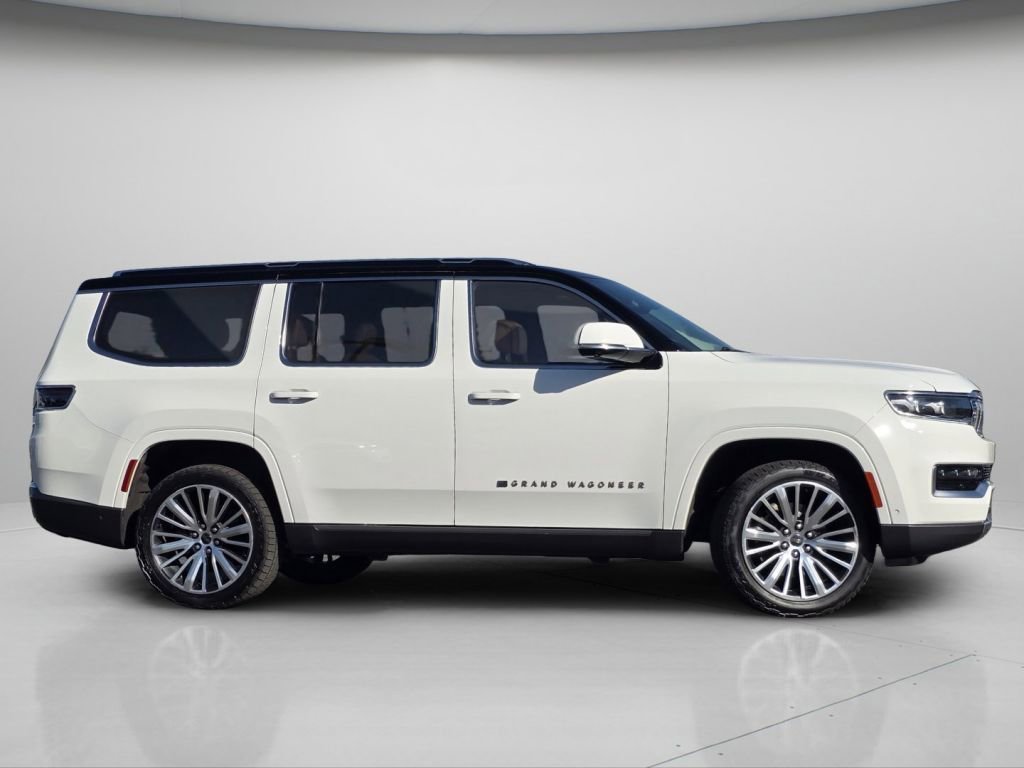 Used 2022 Bright White Clearcoat Jeep Series III image 25