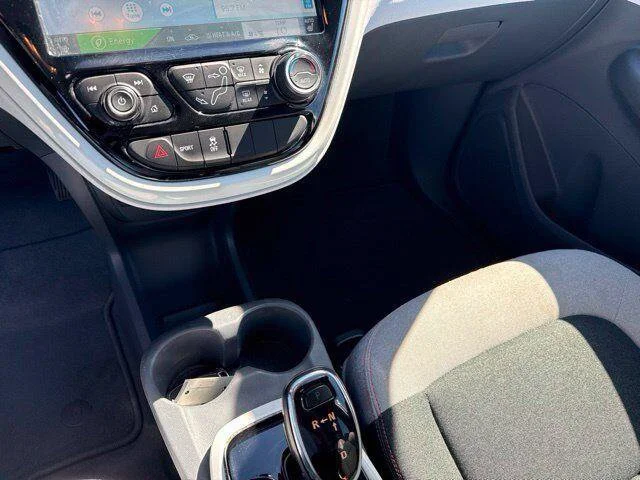 Used 2017 White Chevrolet LT image 21