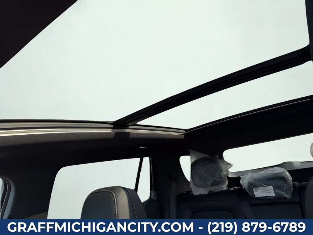 2027 Chevrolet Equinox LT - Photo 23