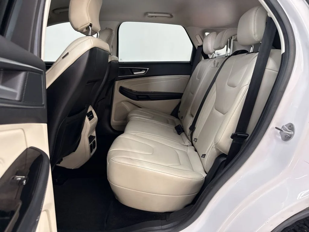 Used 2018 White Platinum Clearcoat Metallic Ford Titanium image 16
