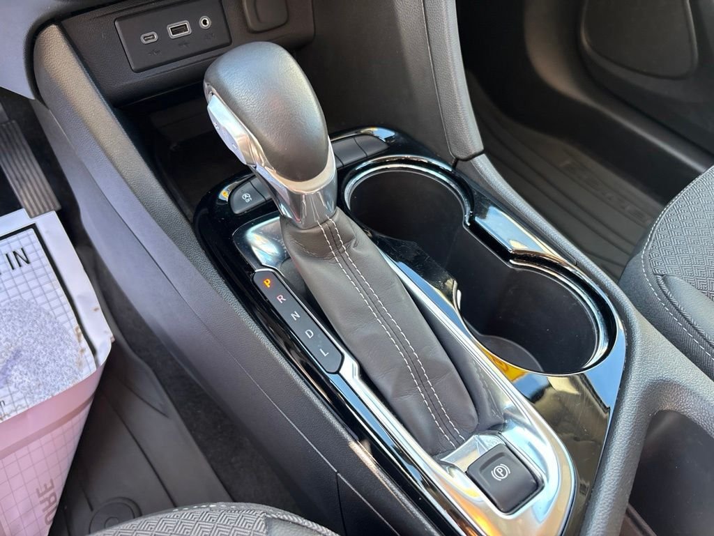 Used 2023 White Buick Preferred image 31