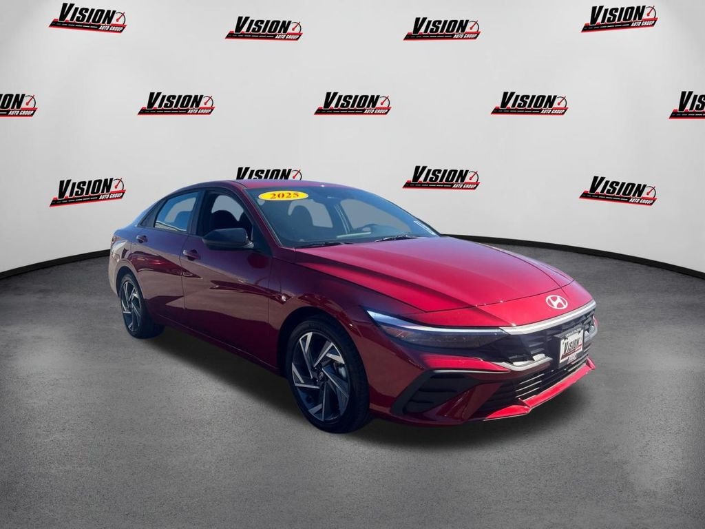 Used 2025 Red Hyundai SEL Sport image 3