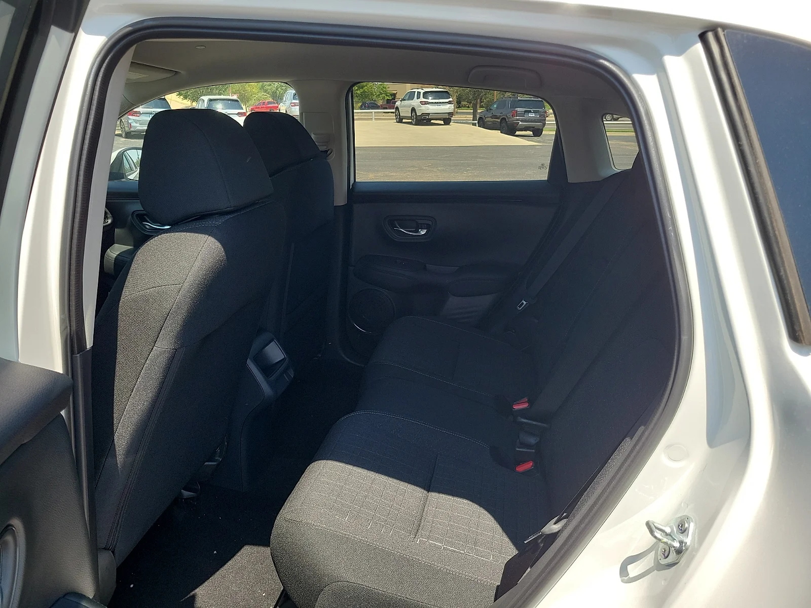 New 2027 Platinum White Pearl Honda LX 2WD image 16