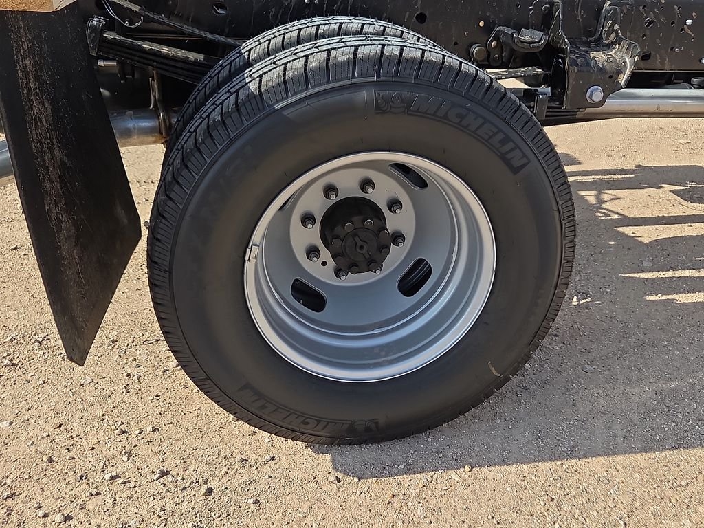 New 2026 Oxford White Ford F-350® XL image 13