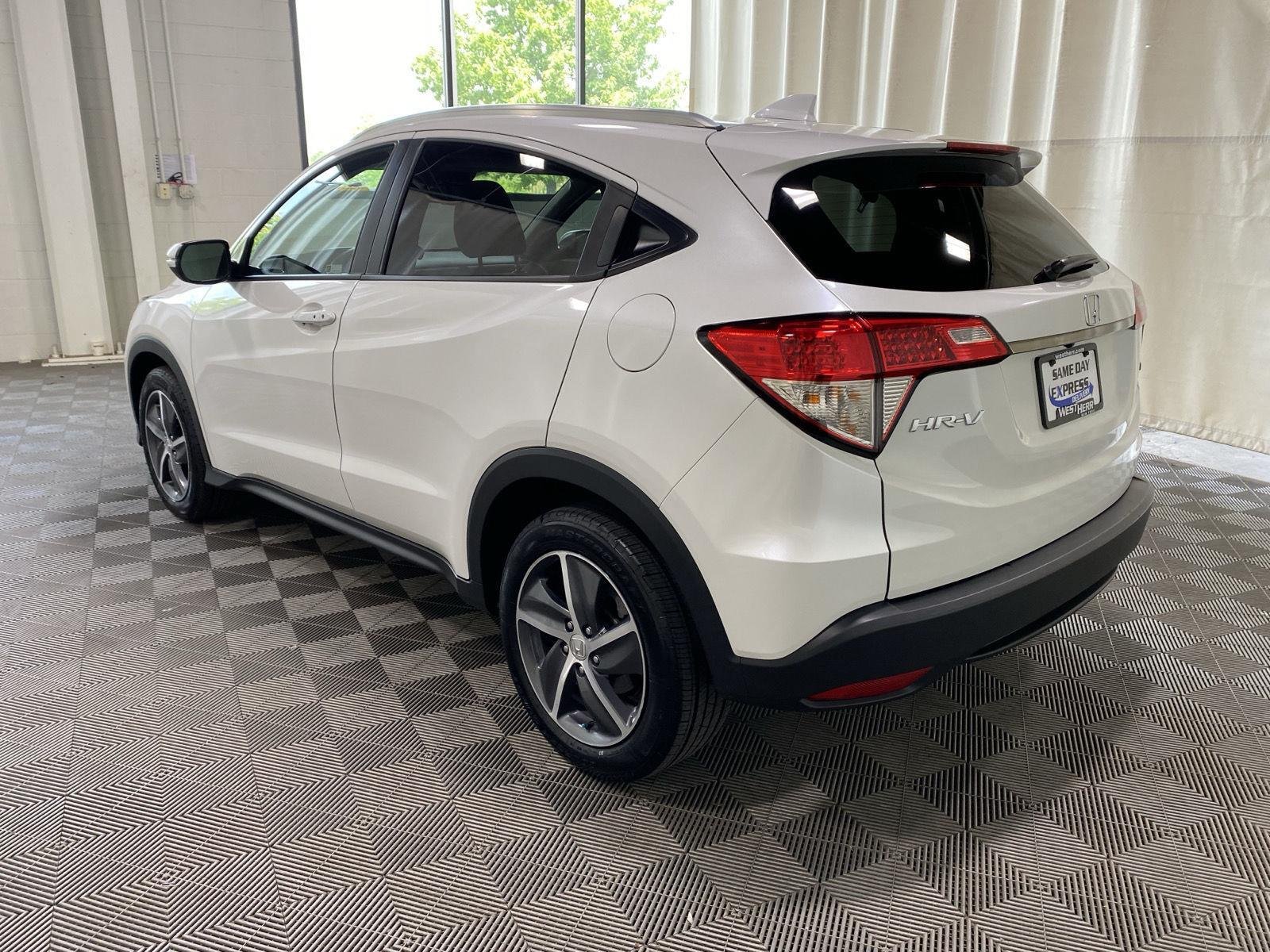 Used 2021 Platinum White Pearl Honda EX-L image 9