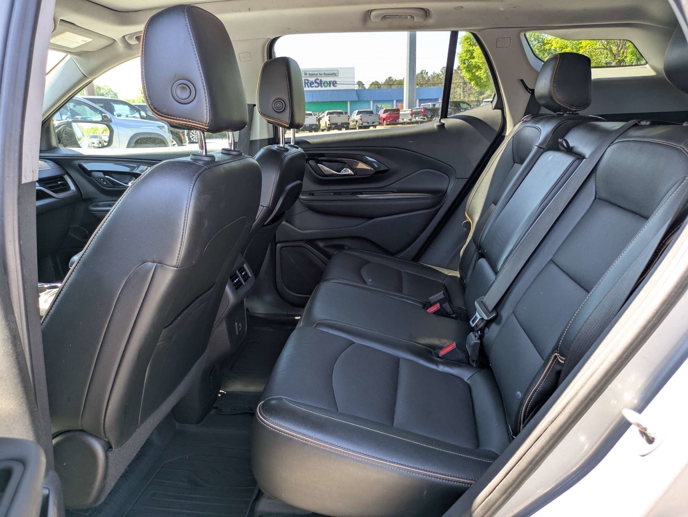 Used 2023 Sterling Metallic GMC AT4 image 15