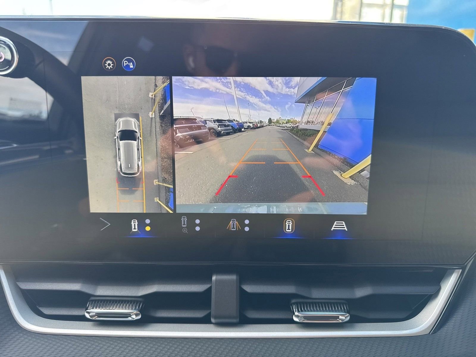 2026 Chevrolet Equinox LT - Photo 21