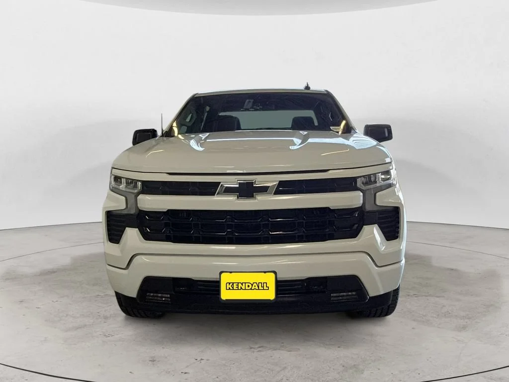 Used 2024 Summit White Chevrolet RST image 2