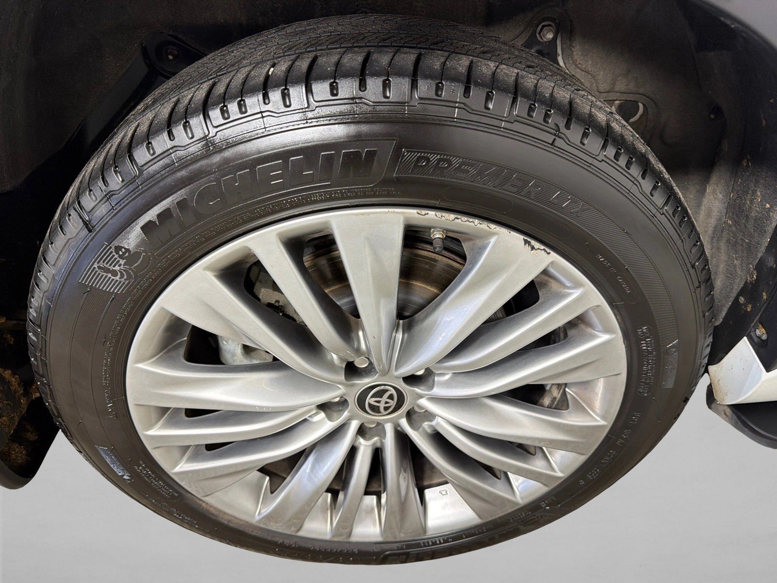Used 2024 Wind Chill Pearl Toyota Platinum image 19