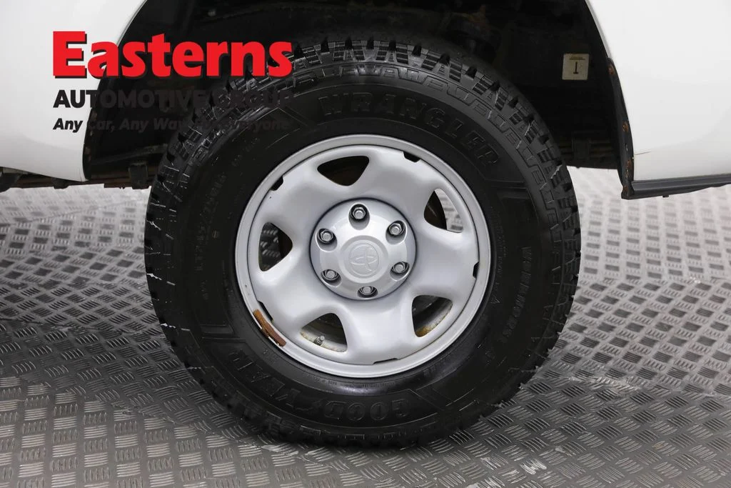 Used 2020 White Toyota SR image 30