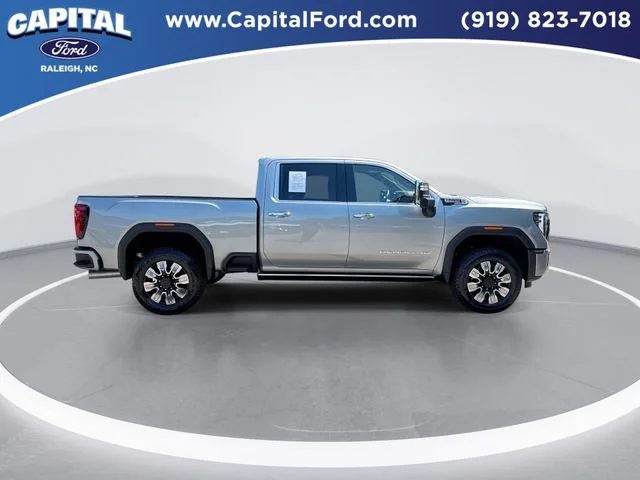 Used 2025 Silver GMC Denali image 9